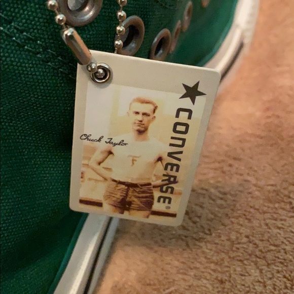 Green and white Converse - Picture 4 of 5